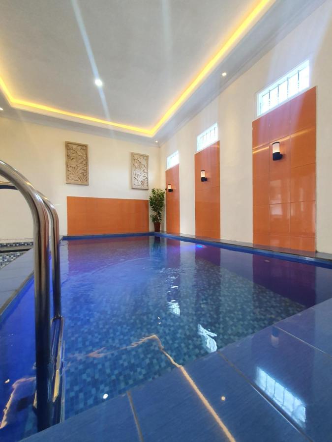 Kayz Villa Batu Dengan Kolam Renang Pribadi Ngoại thất bức ảnh