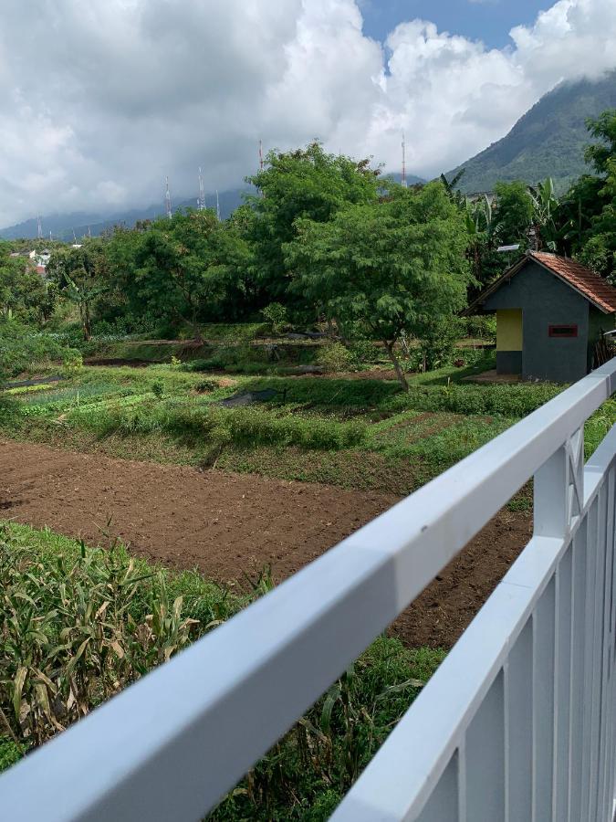 Kayz Villa Batu Dengan Kolam Renang Pribadi Ngoại thất bức ảnh