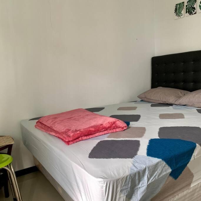 Kayz Villa Batu Dengan Kolam Renang Pribadi Ngoại thất bức ảnh